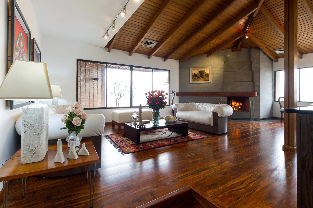 The Penthouse Lodge Quito Exterior photo